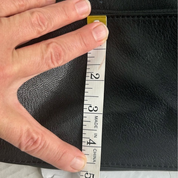 Michael Kors TIPPI Black Pebble Leather Shoulder Bag Dual Folding Zip Pockets - Picture 8 of 14